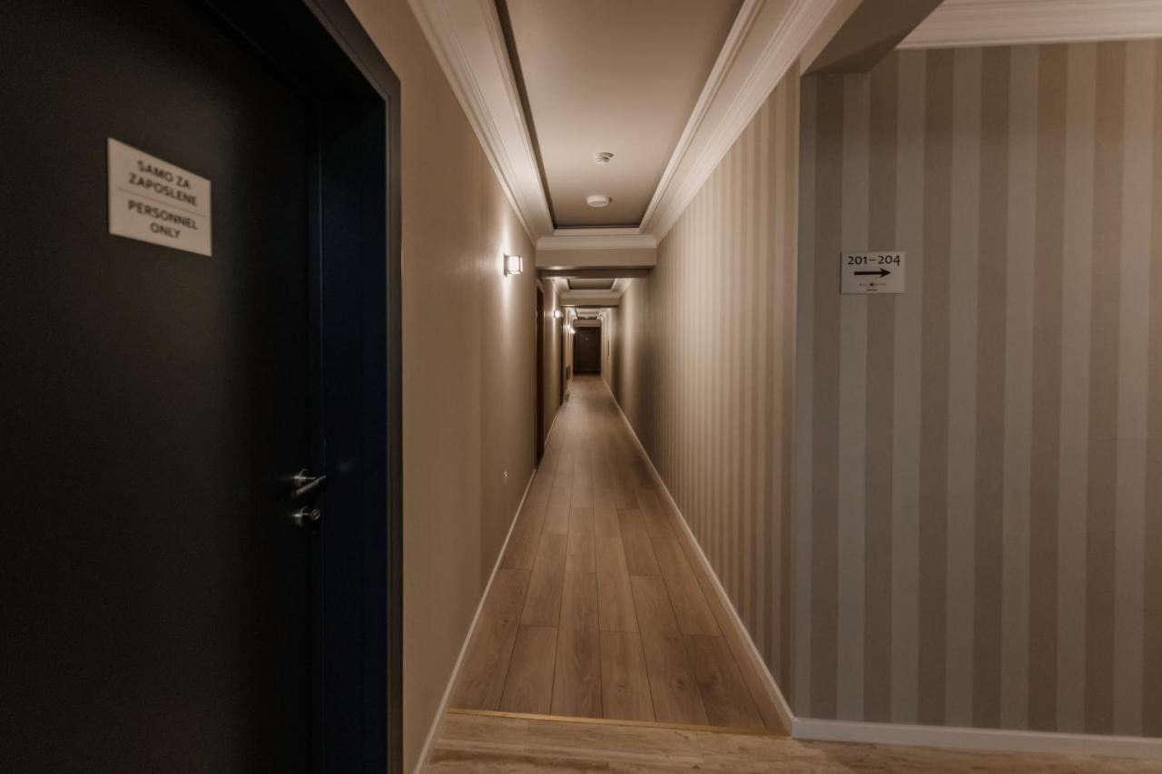 Hotel Beli Dvor Čačak Екстериор снимка