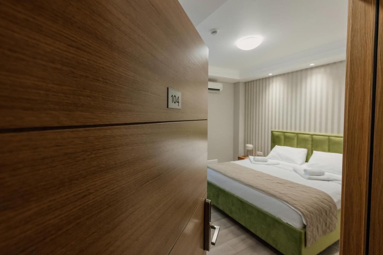 Hotel Beli Dvor Čačak Екстериор снимка