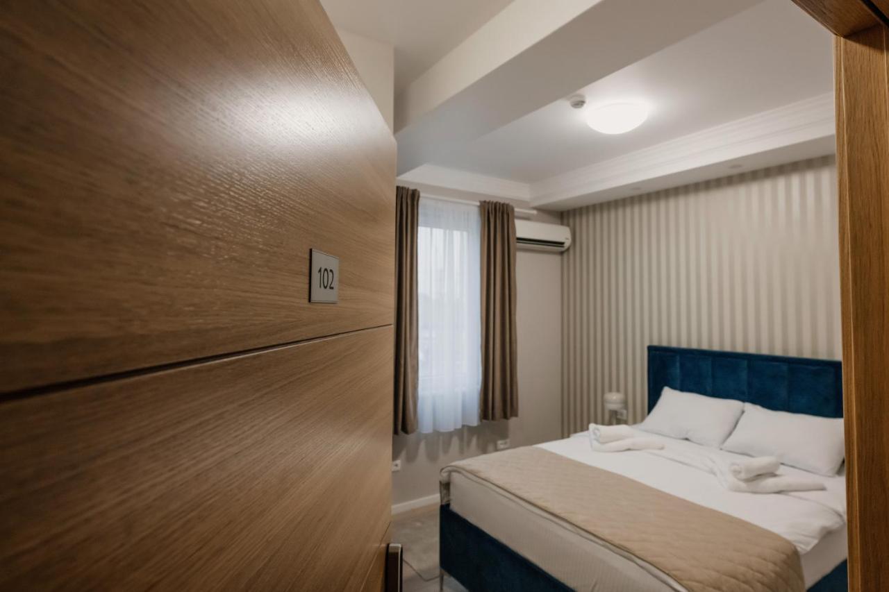 Hotel Beli Dvor Čačak Екстериор снимка