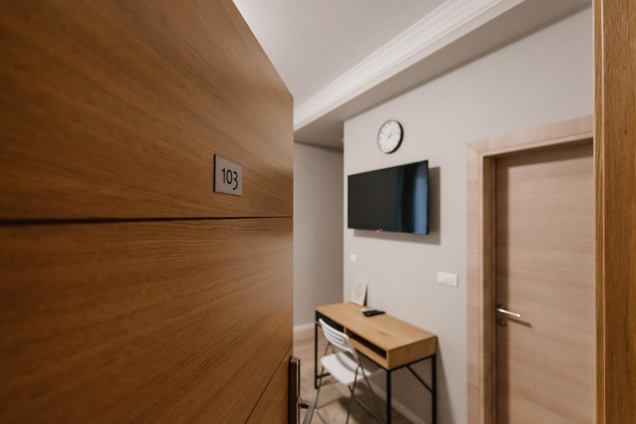 Hotel Beli Dvor Čačak Екстериор снимка
