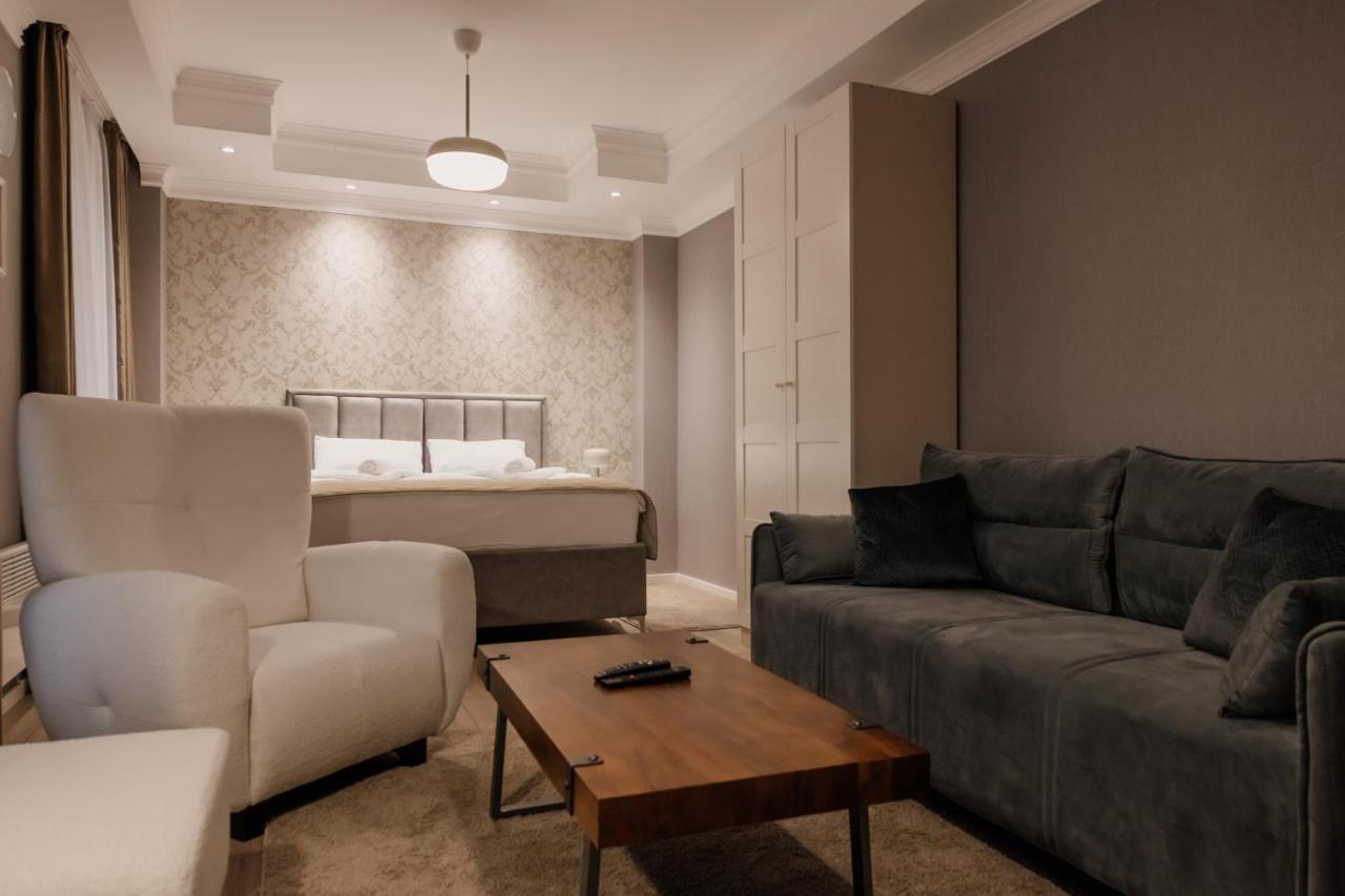 Hotel Beli Dvor Čačak Екстериор снимка