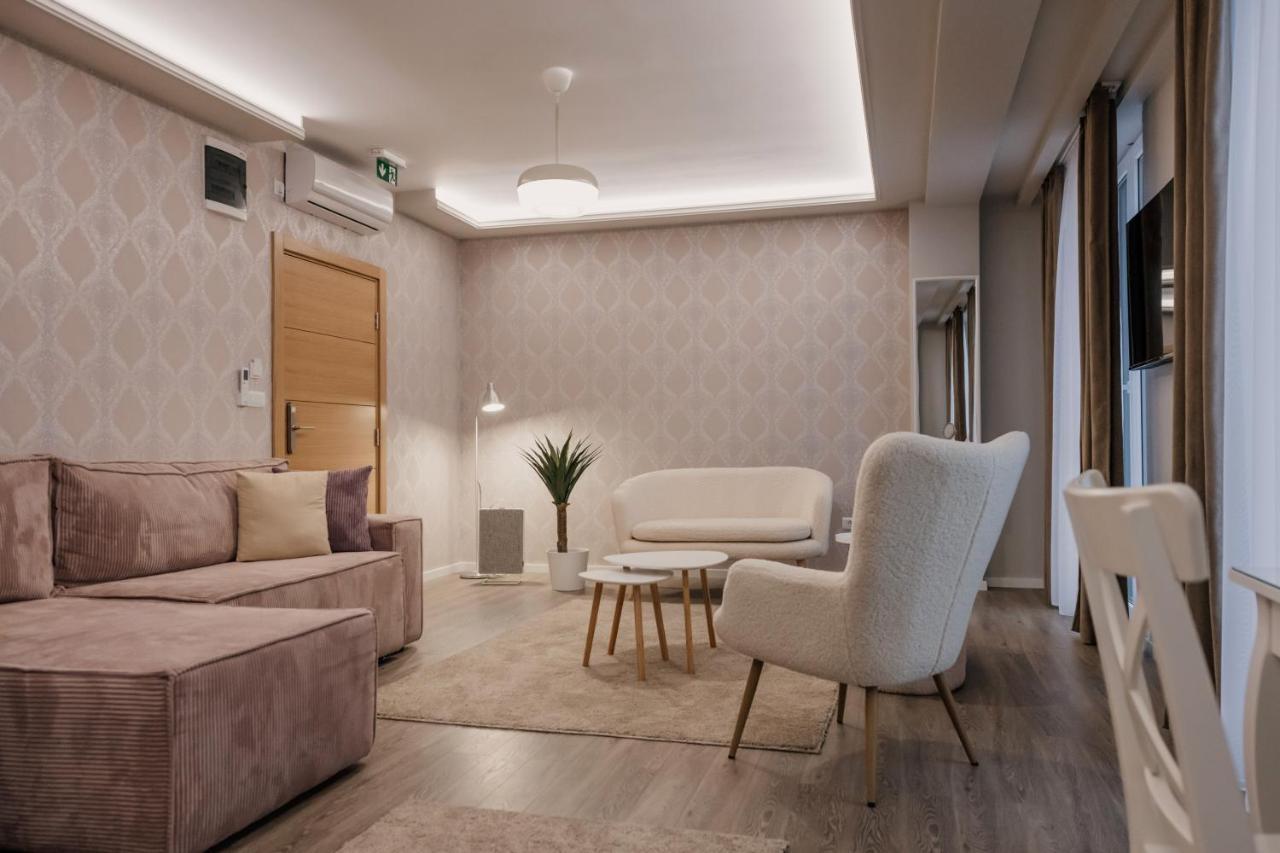 Hotel Beli Dvor Čačak Екстериор снимка