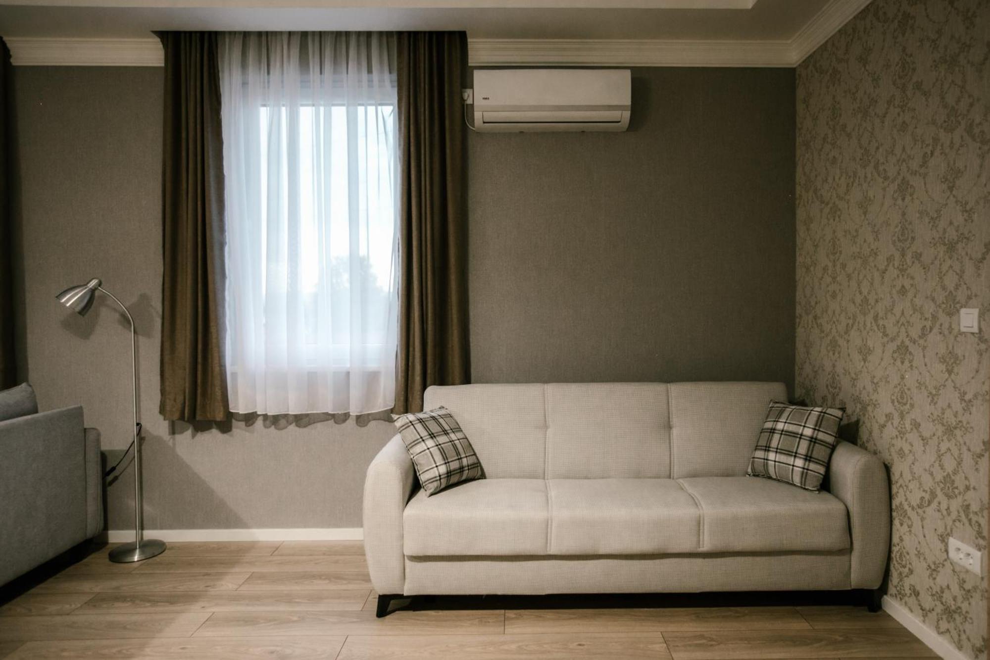 Hotel Beli Dvor Čačak Екстериор снимка