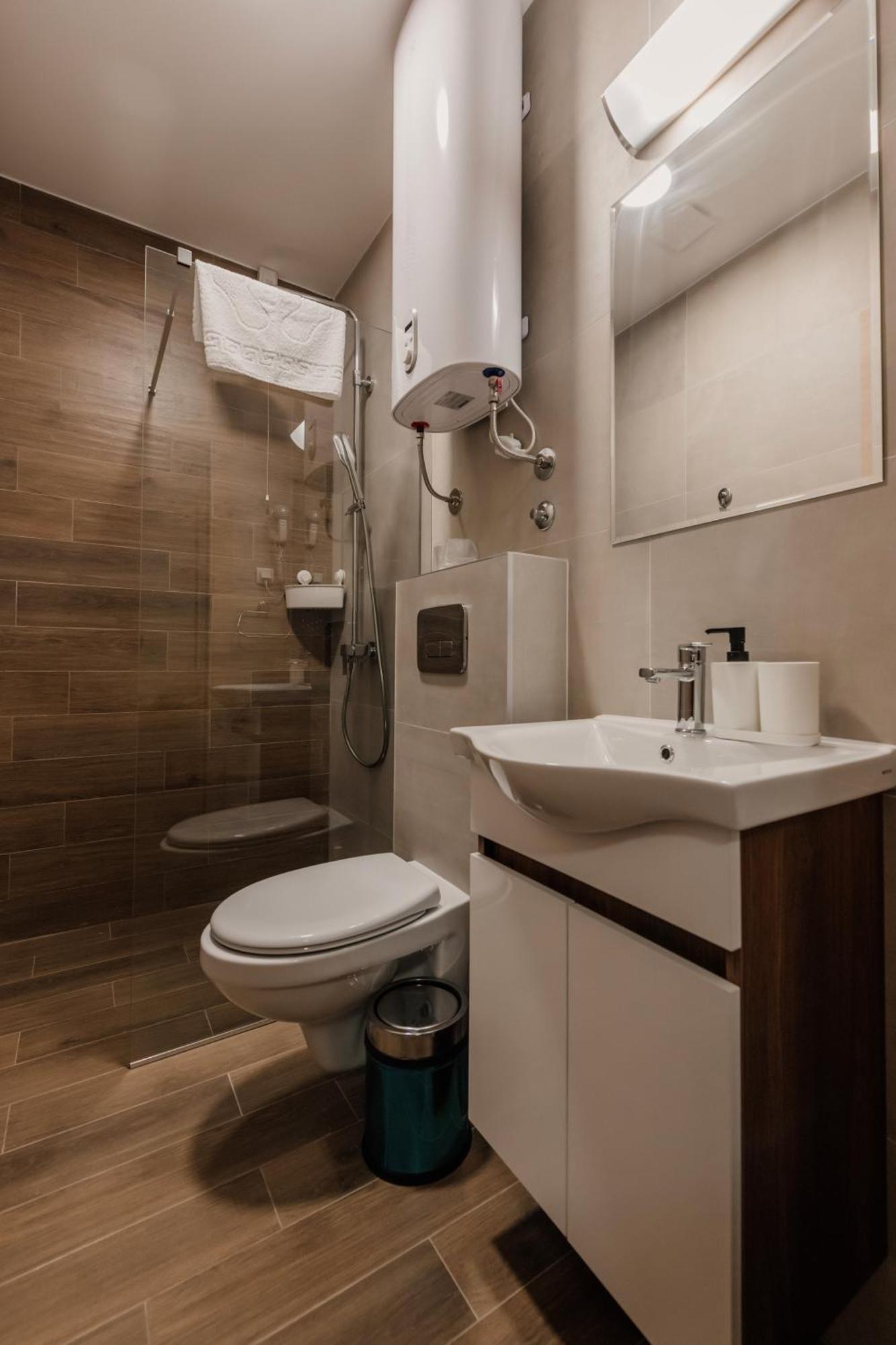 Hotel Beli Dvor Čačak Екстериор снимка