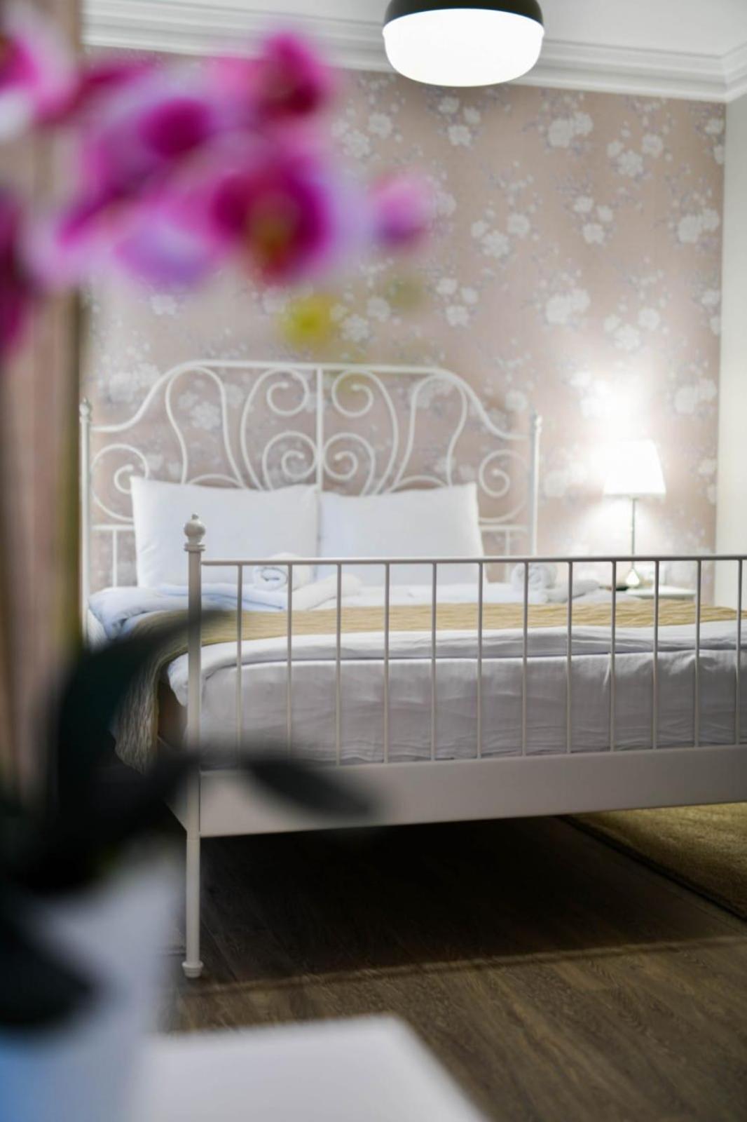 Hotel Beli Dvor Čačak Екстериор снимка