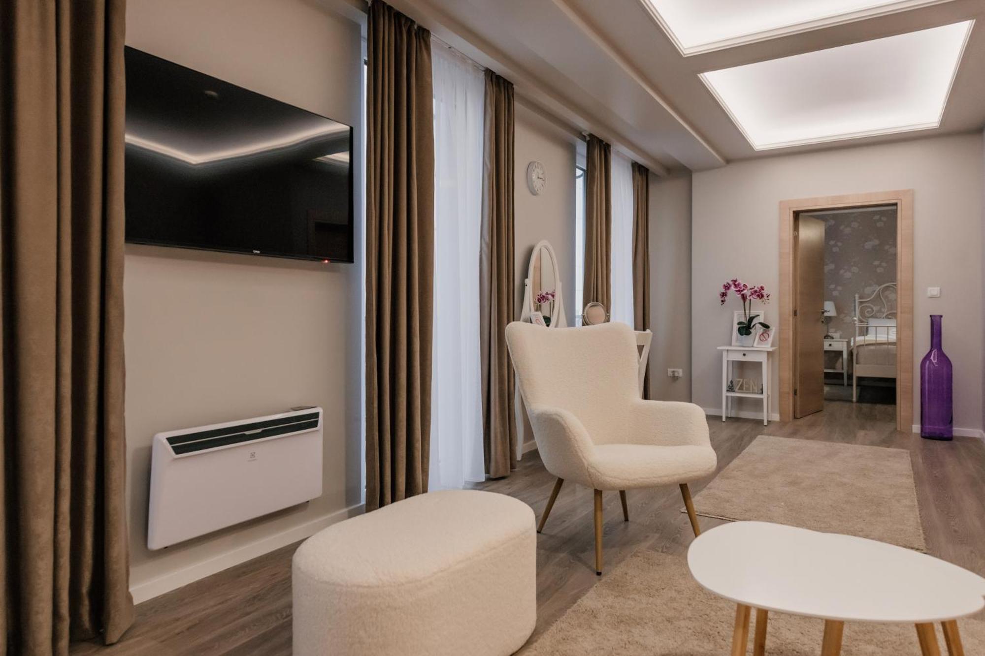 Hotel Beli Dvor Čačak Екстериор снимка
