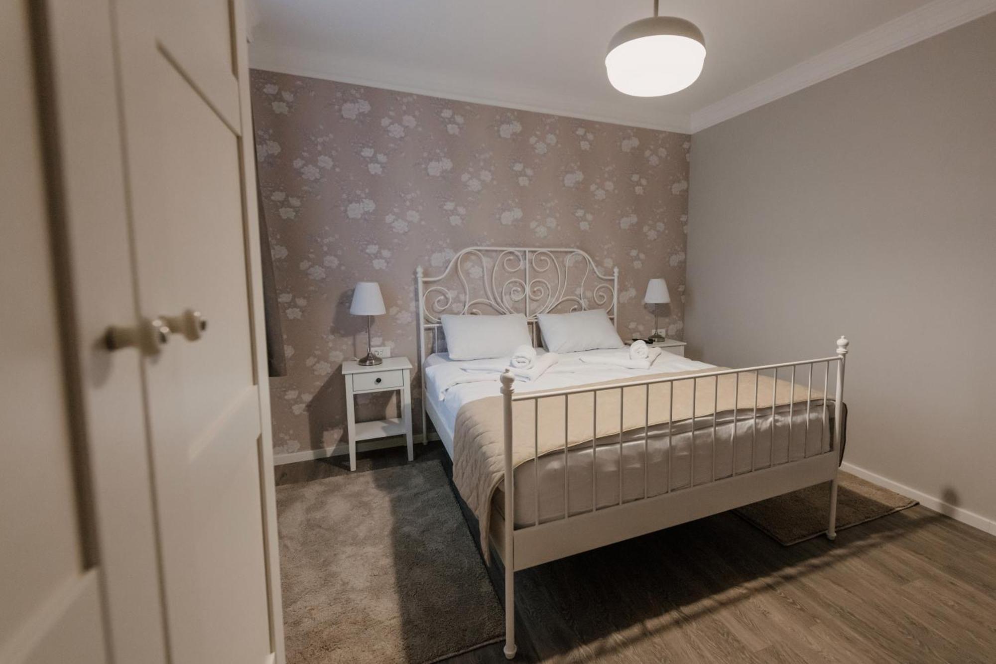 Hotel Beli Dvor Čačak Екстериор снимка