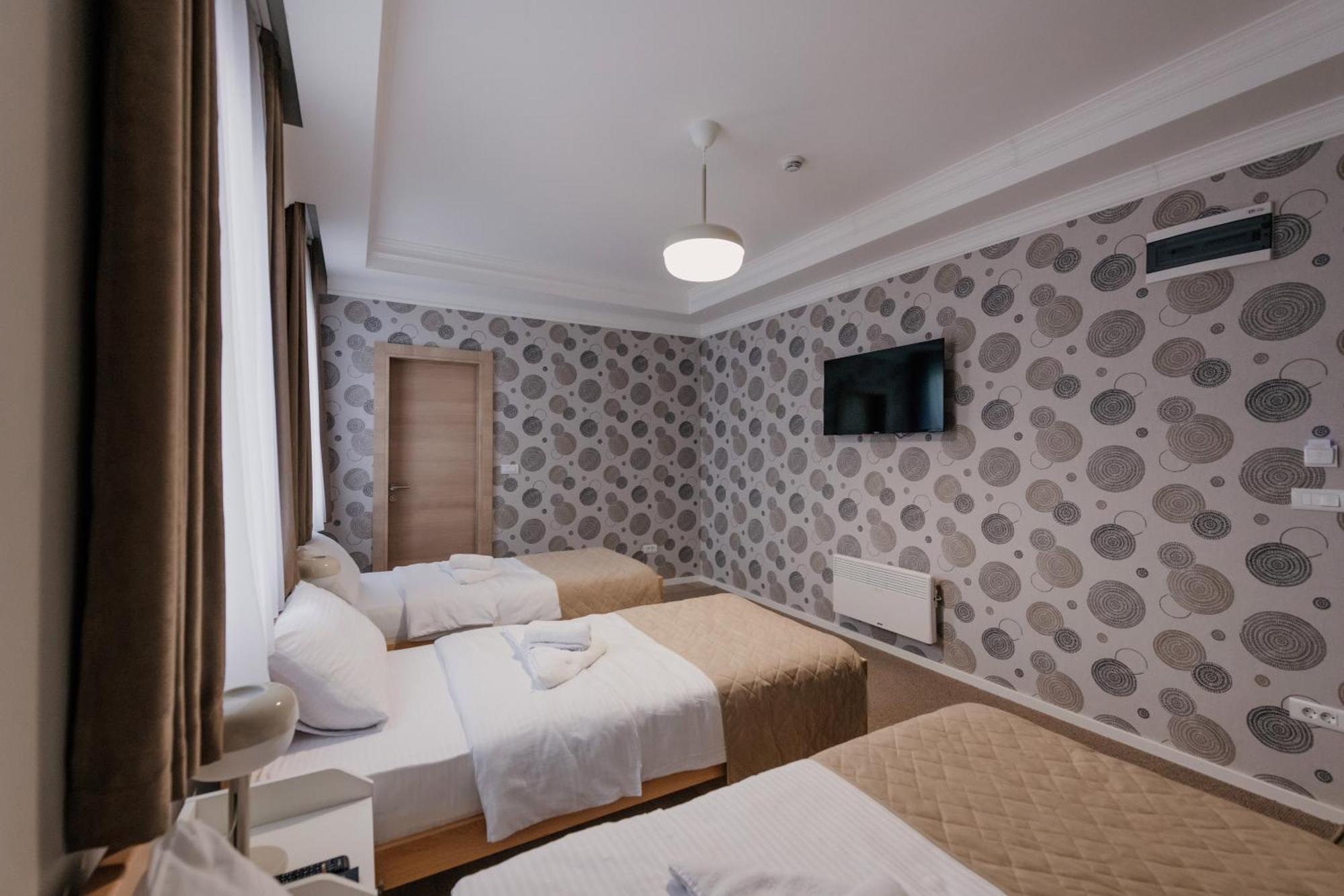 Hotel Beli Dvor Čačak Екстериор снимка