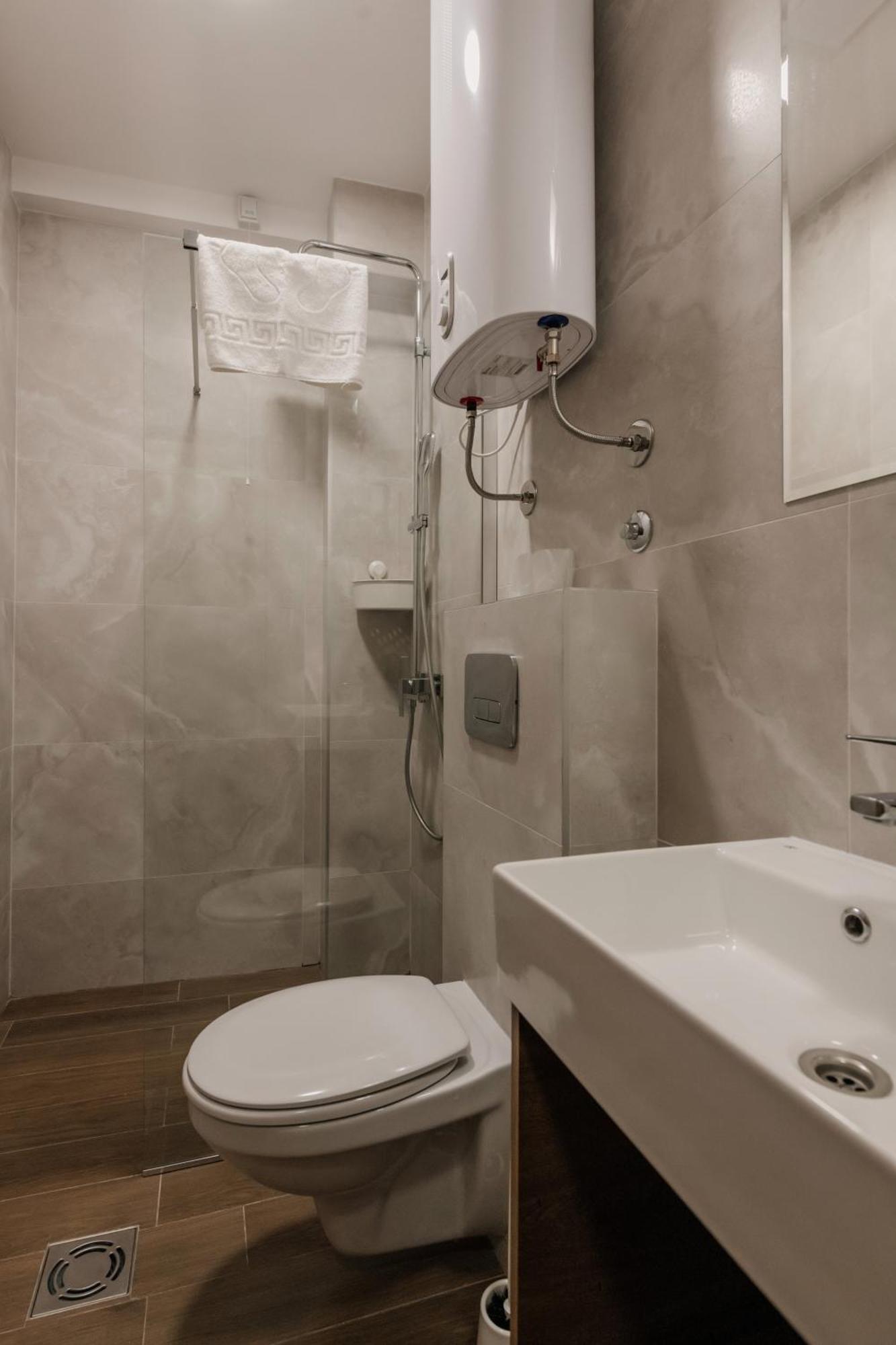 Hotel Beli Dvor Čačak Екстериор снимка
