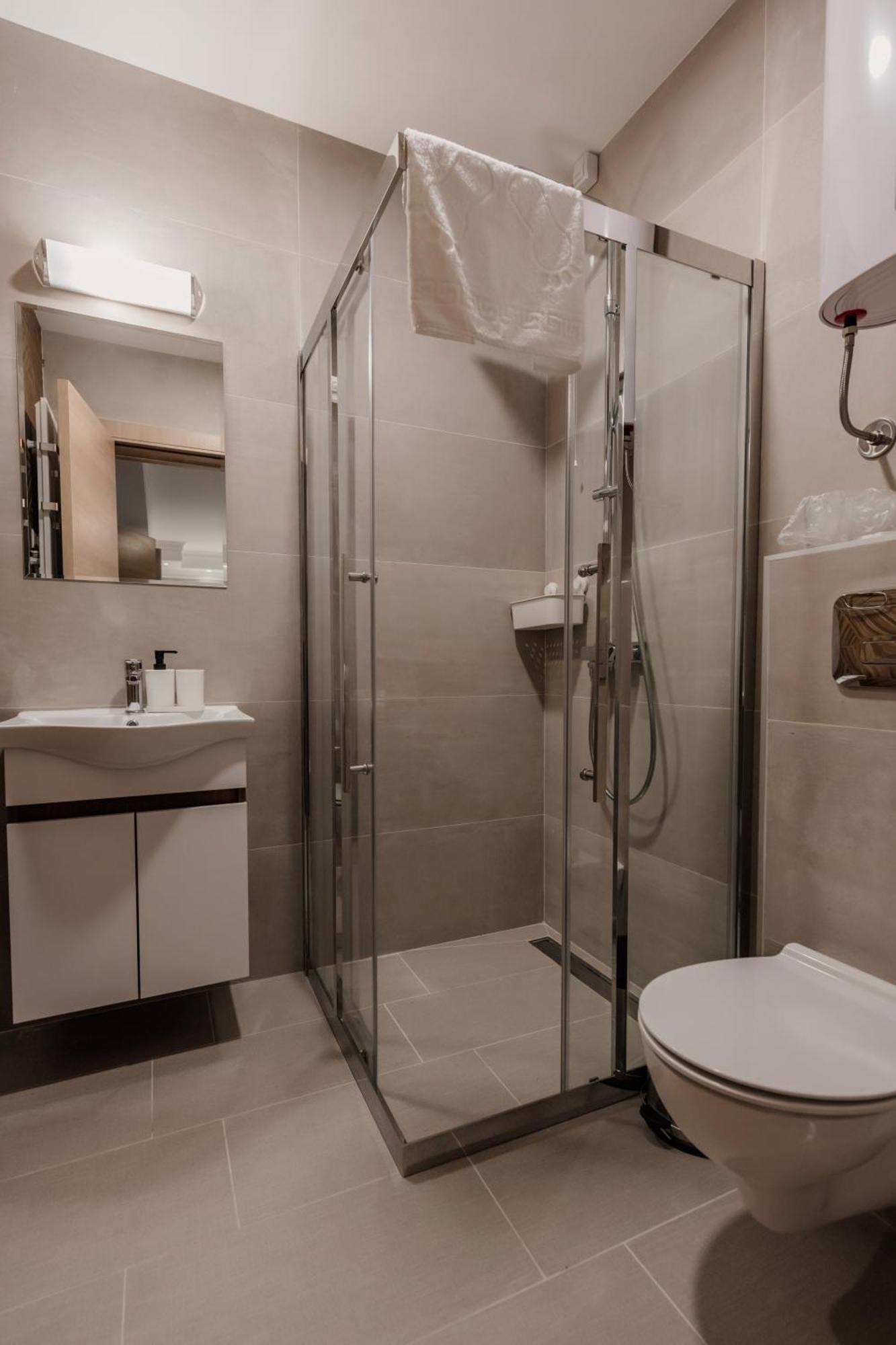 Hotel Beli Dvor Čačak Екстериор снимка