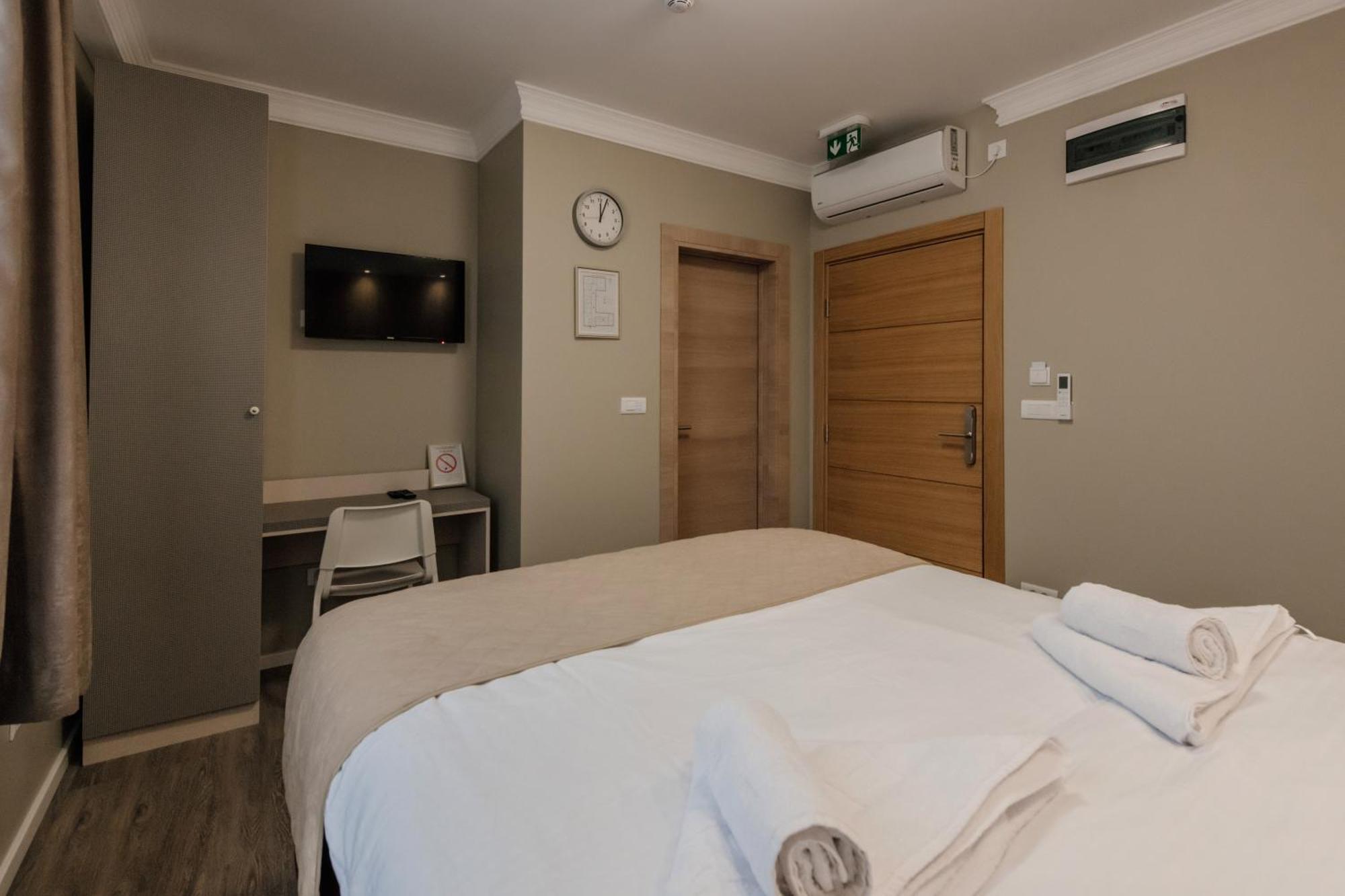 Hotel Beli Dvor Čačak Екстериор снимка